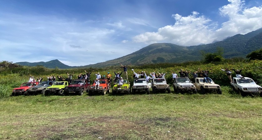 Petualangan Seru dalam Family Gathering MA Nurul Huda Cisurupan di Gunung Guntur